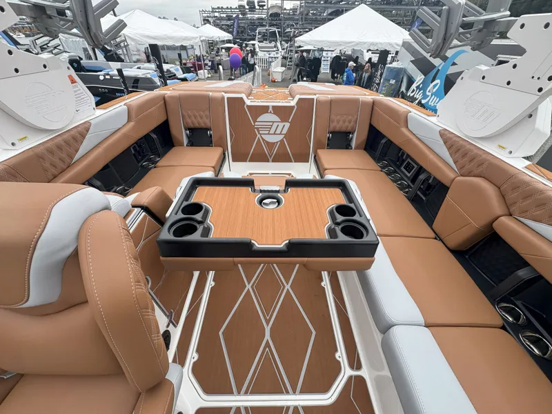 Slide: The Image of Malibu M242 2025 - 15