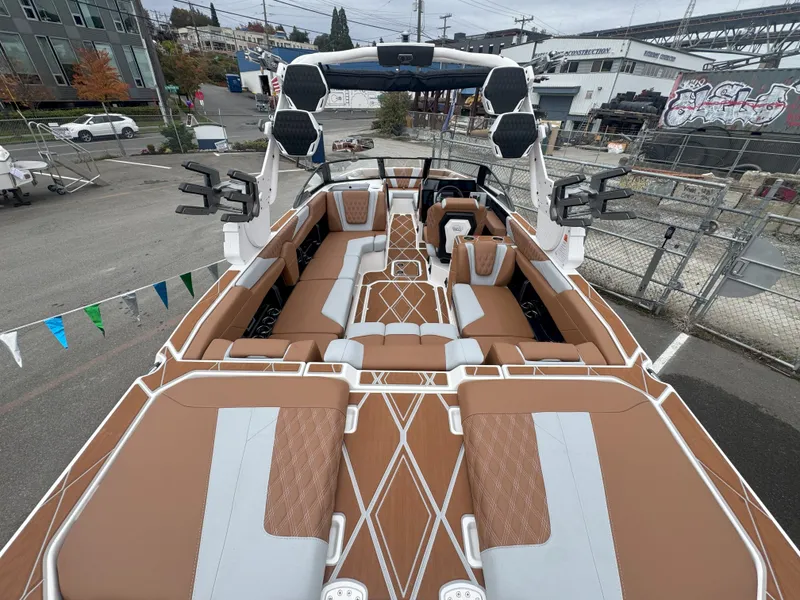 Slide: The Image of Malibu M242 2025 - 4