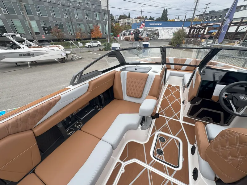 Slide: The Image of Malibu M242 2025 - 5