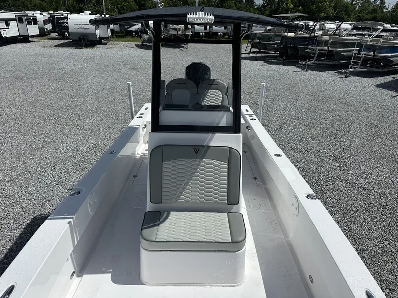 Slide: The Image of Twin Vee 22 BayCat 2026 - 14