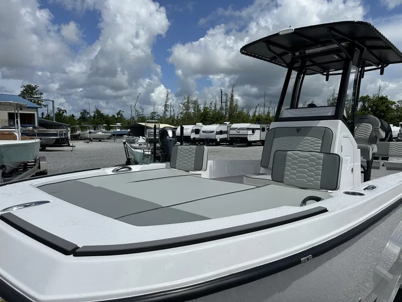 Slide: The Image of Twin Vee 22 BayCat 2026 - 20