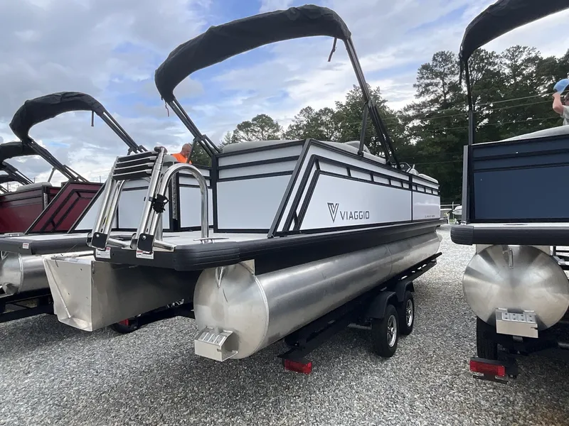 Slide: The Image of Viaggio Lago V 22U 2025 - 3