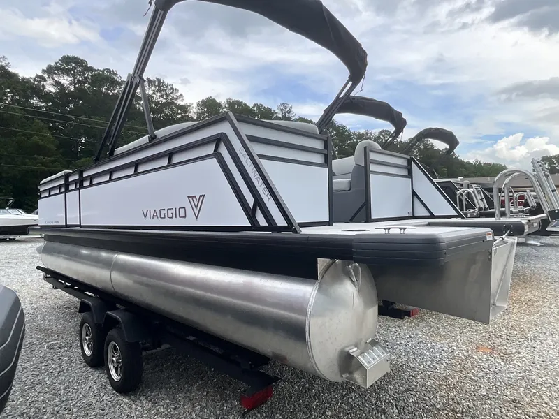 Slide: The Image of Viaggio Lago V 22U-SUZUKI 140 2025 - 2