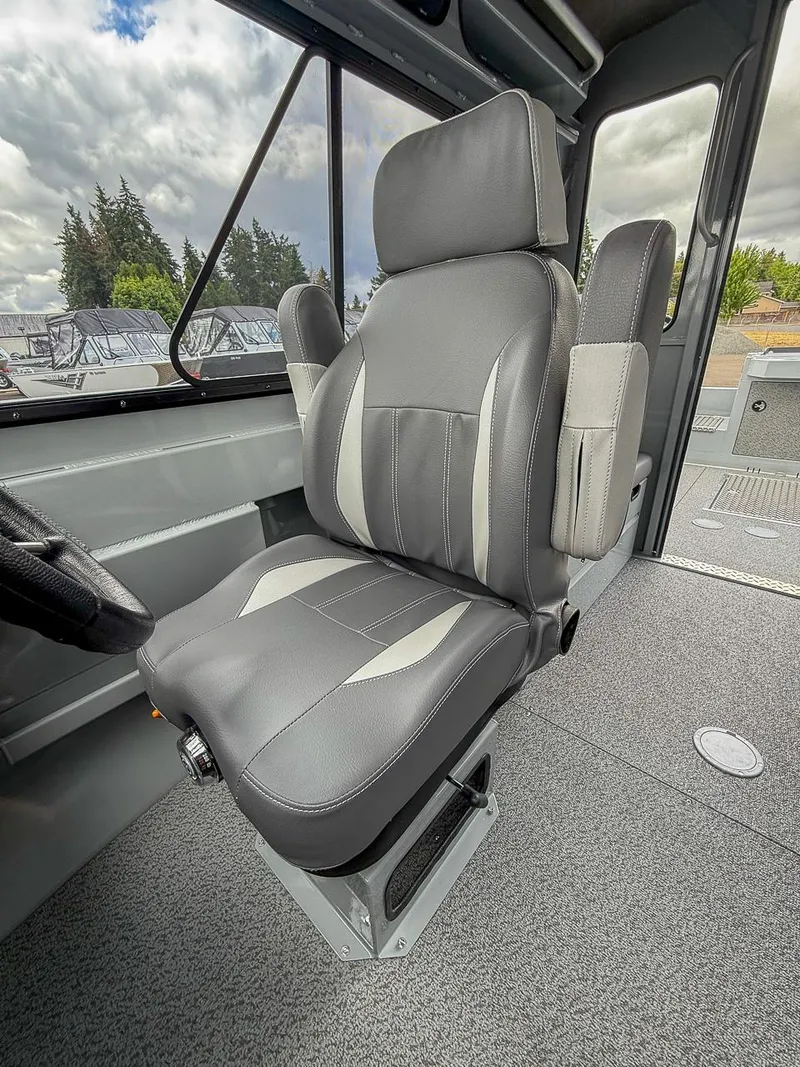 Slide: The Image of Hewescraft 210 Sea Runner ET HT 2025 - 13