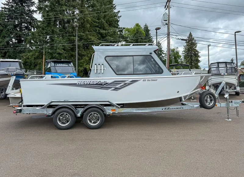 Slide: The Image of Hewescraft 210 Sea Runner ET HT 2025 - 2