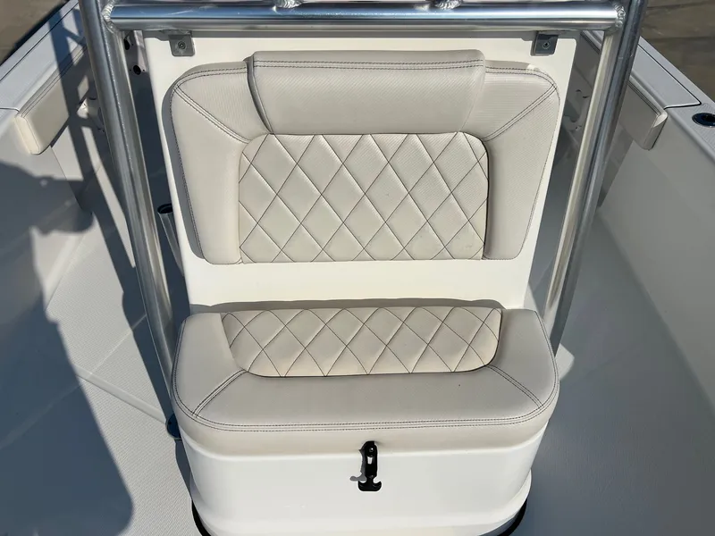 Slide: The Image of Blue Wave 2600 Pure Bay 2021 - 24