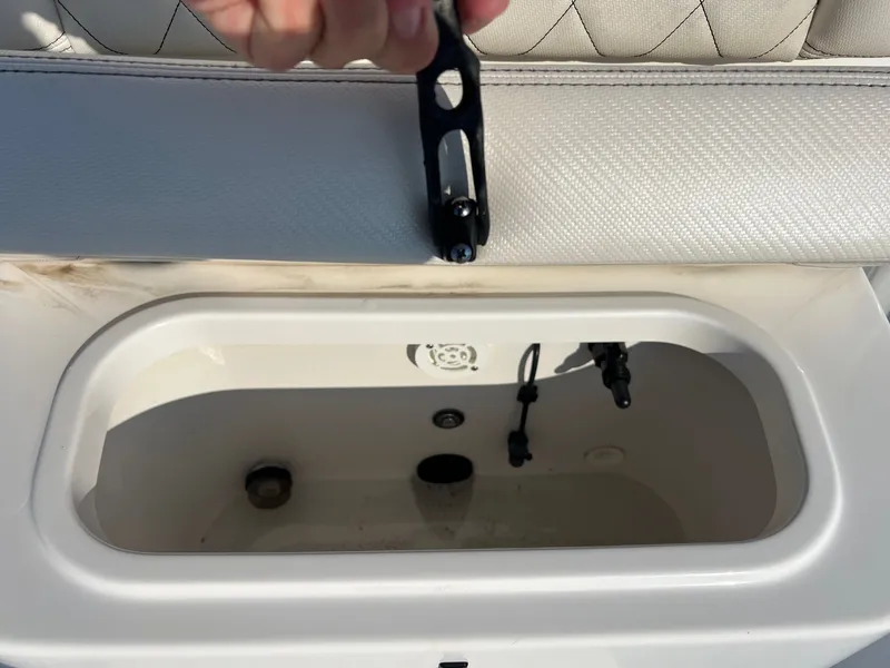 Slide: The Image of Blue Wave 2600 Pure Bay 2021 - 25