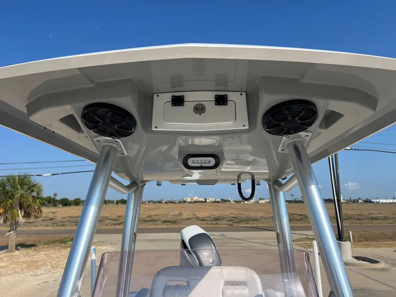 Slide: The Image of Blue Wave 2600 Pure Bay 2021 - 28