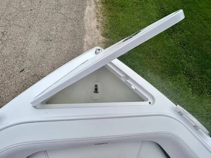 Slide: The Image of Cobalt R4 Surf 2025 - 13