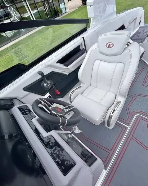 Slide: The Image of Cobalt R4 Surf 2025 - 19