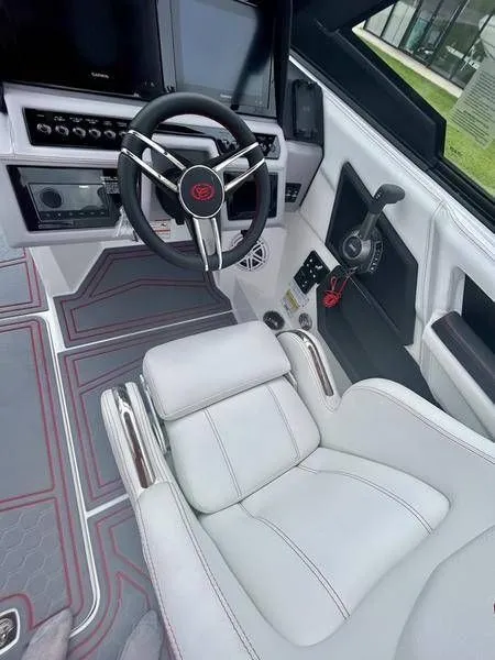 Slide: The Image of Cobalt R4 Surf 2025 - 22