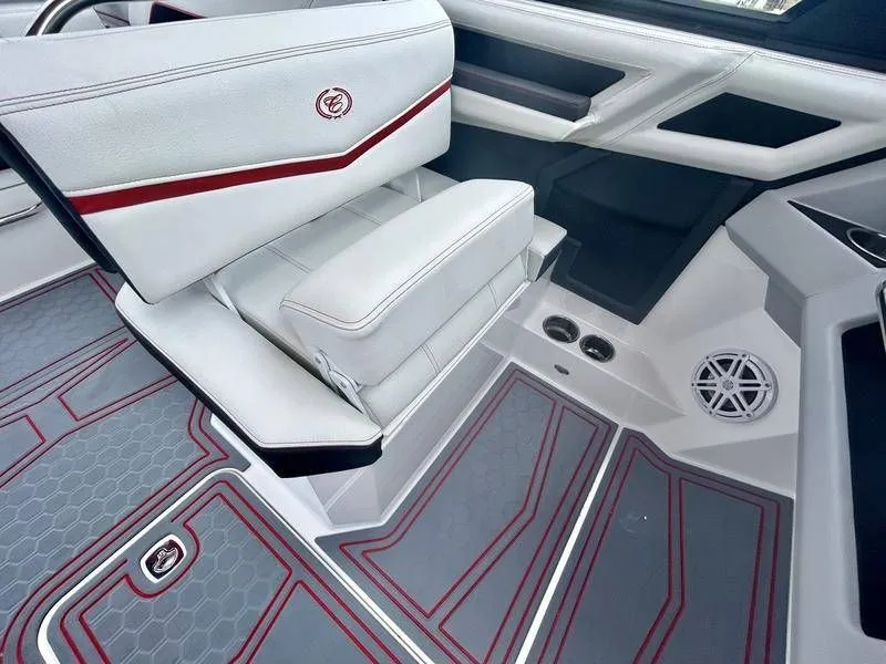 Slide: The Image of Cobalt R4 Surf 2025 - 24