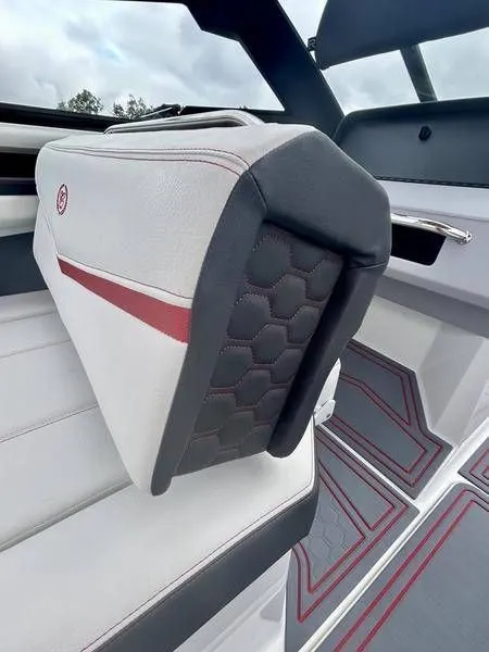 Slide: The Image of Cobalt R4 Surf 2025 - 29