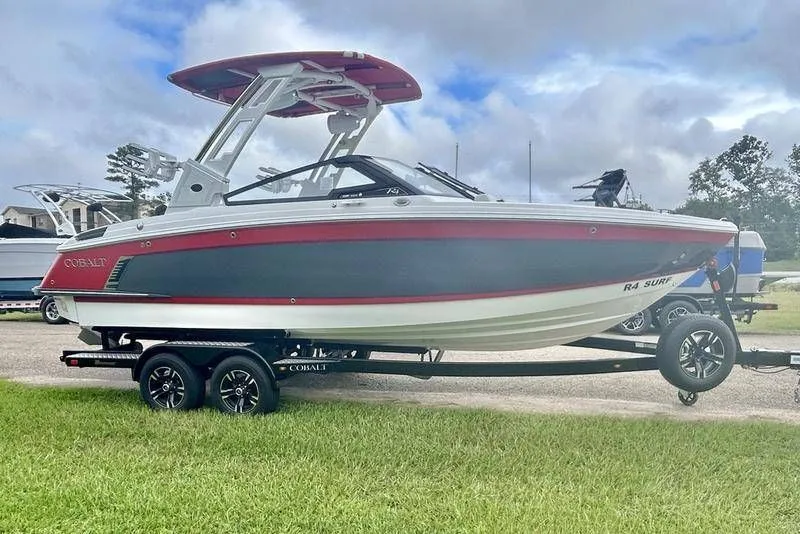 Slide: The Image of Cobalt R4 Surf 2025 - 3