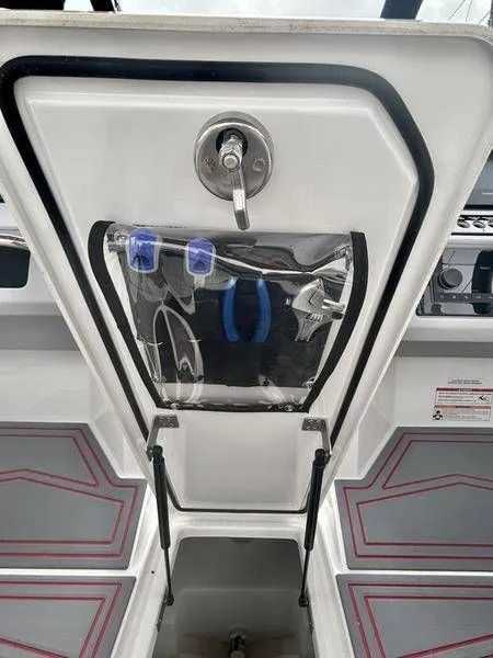 Slide: The Image of Cobalt R4 Surf 2025 - 33