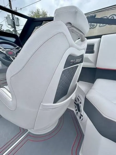 Slide: The Image of Cobalt R4 Surf 2025 - 34