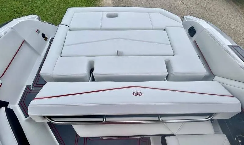 Slide: The Image of Cobalt R4 Surf 2025 - 44