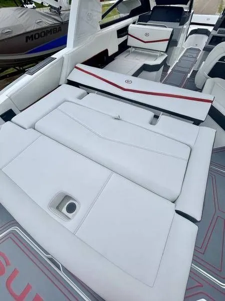 Slide: The Image of Cobalt R4 Surf 2025 - 45