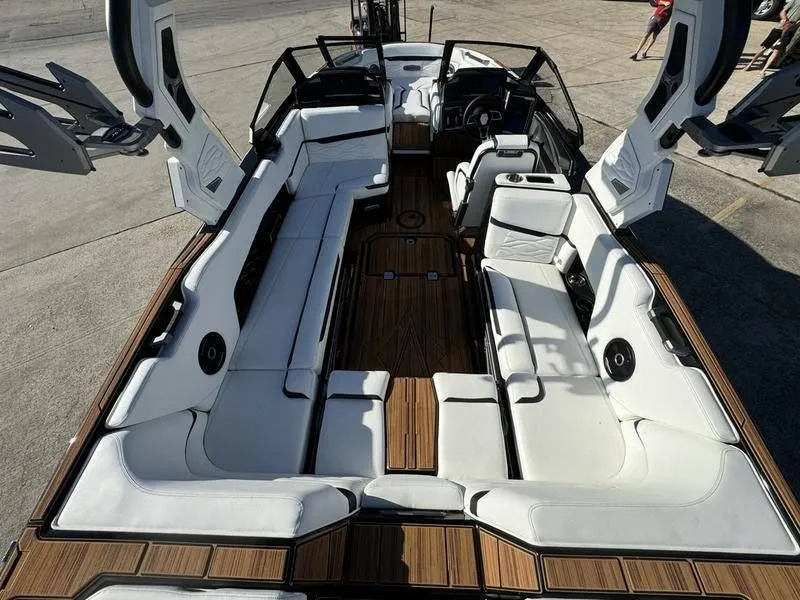 Slide: The Image of Supra SL 450 2025 - 12