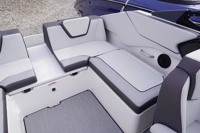 Slide: The Image of Yamaha SX250 2025 - 26