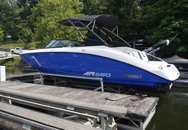 Slide: The Image of Yamaha AR250 2025 - 1