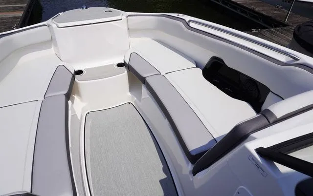 Slide: The Image of Yamaha AR250 2025 - 24