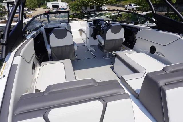 Slide: The Image of Yamaha AR250 2025 - 4