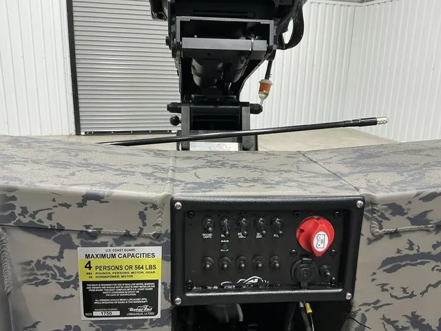 Slide: The Image of Gator-Tail 1750 Savage 2026 - 11