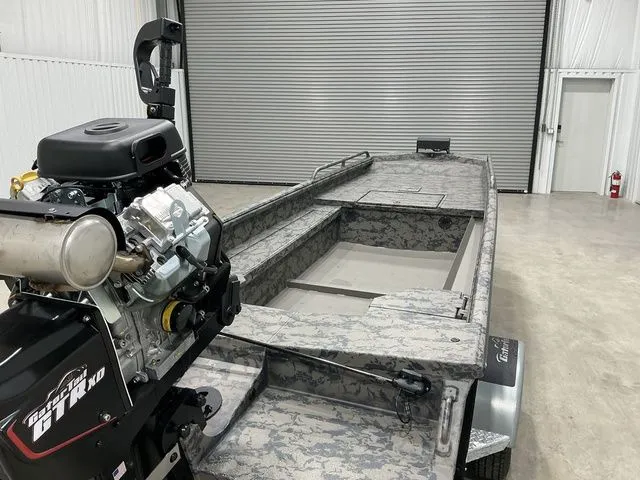 Slide: The Image of Gator-Tail 1750 Savage 2026 - 12