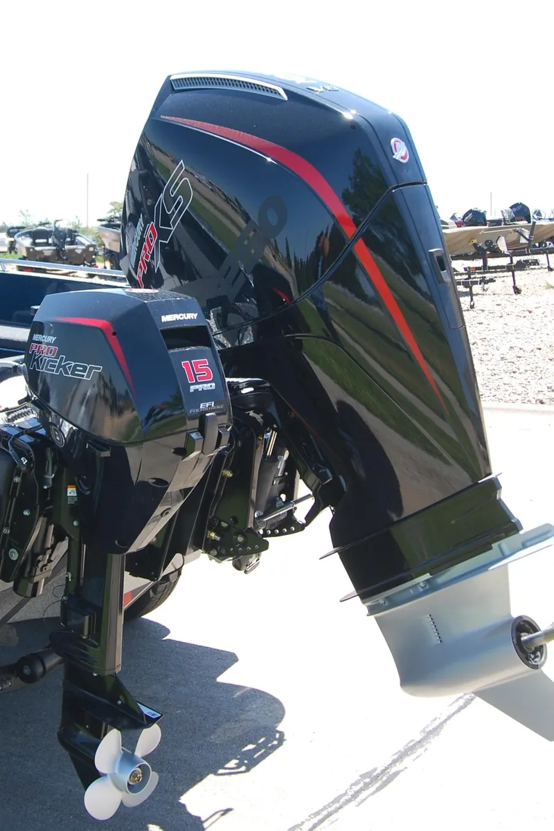 Slide: The Image of 2025 Ranger 620FS Cup Equipped boat with Mercury outboard motors. - 8