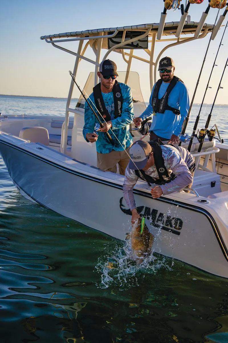 Slide: The Image of Mako 214 Center Console 2024 - 98