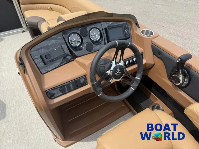 Slide: The Image of Tahoe LTZ 2385 Swingback (VRB) & Honda 4-Stroke EFI 2025 - 12