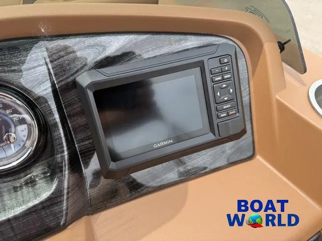 Slide: The Image of Tahoe LTZ 2385 Swingback (VRB) & Honda 4-Stroke EFI 2025 - 15