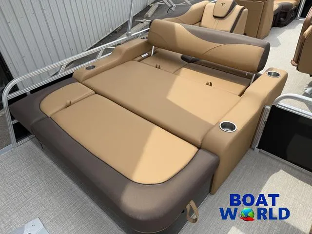 Slide: The Image of Tahoe LTZ 2385 Swingback (VRB) & Honda 4-Stroke EFI 2025 - 20