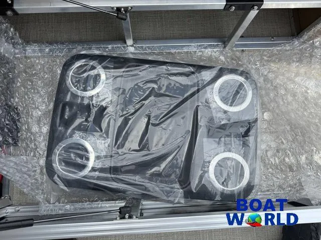 Slide: The Image of Tahoe LTZ 2385 Swingback (VRB) & Honda 4-Stroke EFI 2025 - 23