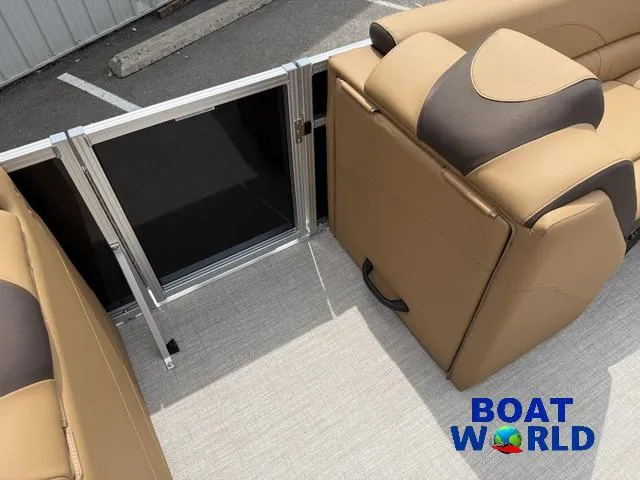 Slide: The Image of Tahoe LTZ 2385 Swingback (VRB) & Honda 4-Stroke EFI 2025 - 27