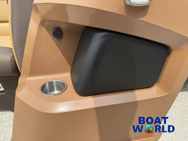 Slide: The Image of Tahoe LTZ 2385 Swingback (VRB) & Honda 4-Stroke EFI 2025 - 29