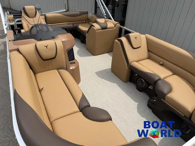 Slide: The Image of Tahoe LTZ 2385 Swingback (VRB) & Honda 4-Stroke EFI 2025 - 34