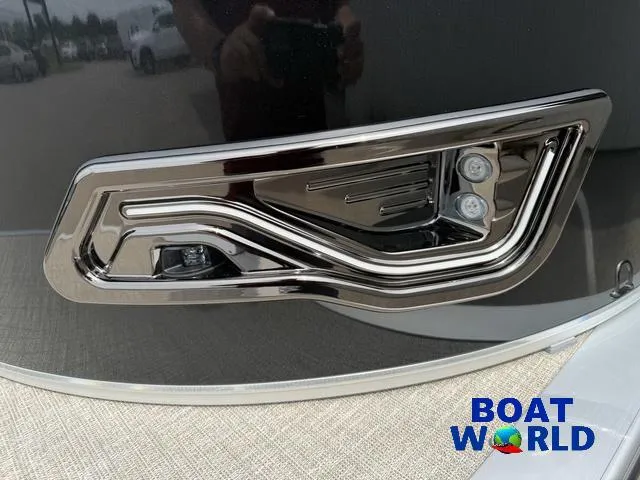 Slide: The Image of Tahoe LTZ 2385 Swingback (VRB) & Honda 4-Stroke EFI 2025 - 36