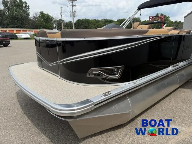 Slide: The Image of Tahoe LTZ 2385 Swingback (VRB) & Honda 4-Stroke EFI 2025 - 38