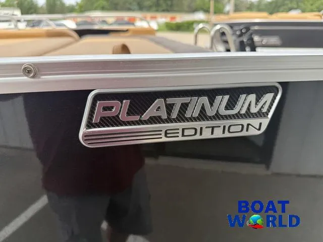 Slide: The Image of Tahoe LTZ 2385 Swingback (VRB) & Honda 4-Stroke EFI 2025 - 41