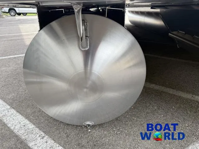 Slide: The Image of Tahoe LTZ 2385 Swingback (VRB) & Honda 4-Stroke EFI 2025 - 43