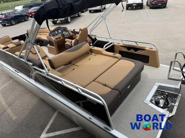 Slide: The Image of Tahoe LTZ 2385 Swingback (VRB) & Honda 4-Stroke EFI 2025 - 48