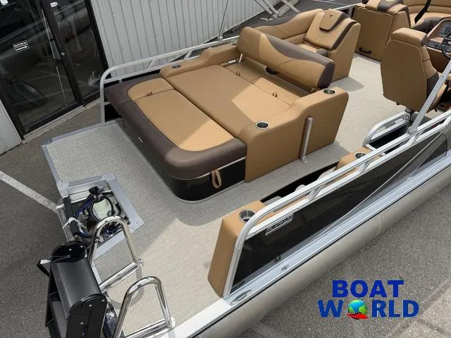 Slide: The Image of Tahoe LTZ 2385 Swingback (VRB) & Honda 4-Stroke EFI 2025 - 5