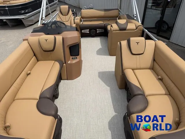 Slide: The Image of Tahoe LTZ 2385 Swingback (VRB) & Honda 4-Stroke EFI 2025 - 7