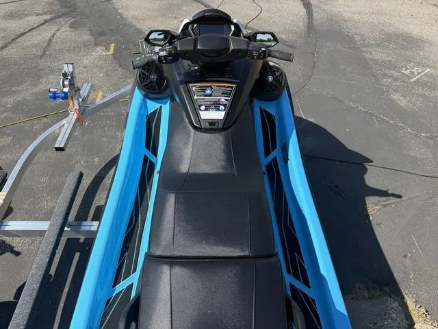 Slide: The Image of Yamaha FX SVHO 2025 - 6