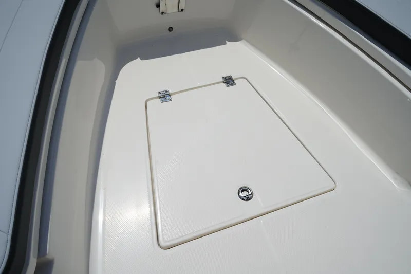 Slide: The Image of Robalo R300 Center Console 2026 - 58