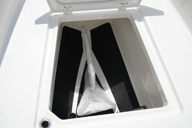 Slide: The Image of Robalo R300 Center Console 2026 - 59