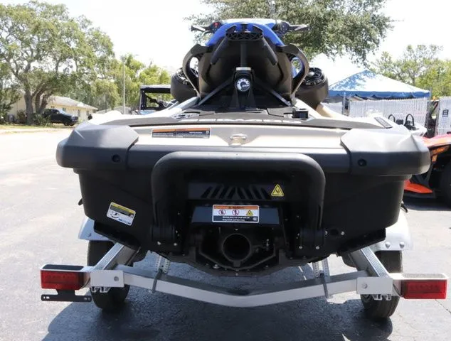 Slide: The Image of Sea-Doo Wake 170 2025 - 3