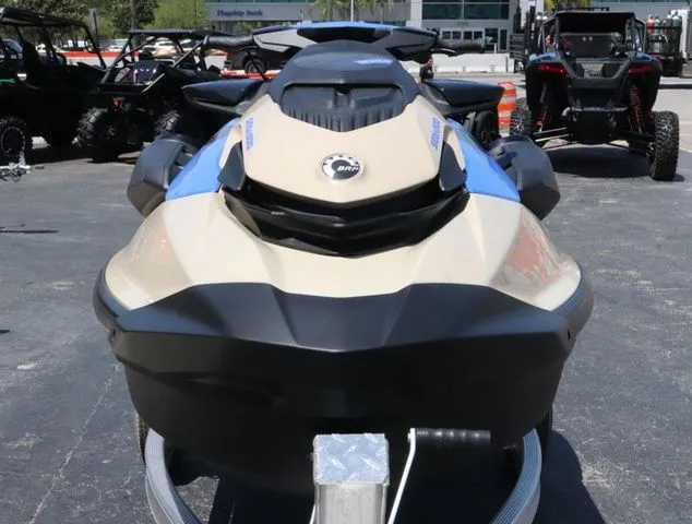 Slide: The Image of Sea-Doo Wake 170 2025 - 7